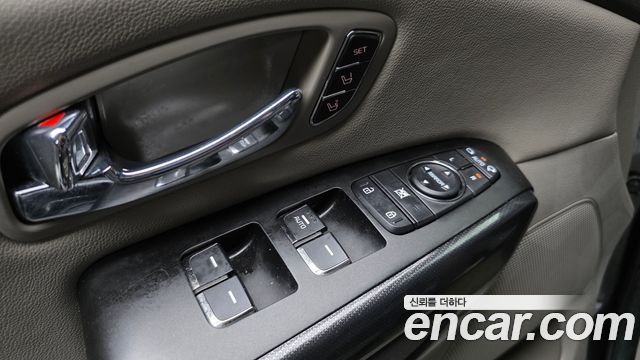 Kia Canival 2016 — photo 35