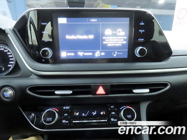 Hyundai Sonata 2021 — photo 12