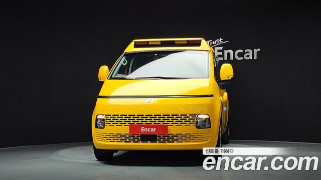 Hyundai Staria 2025 — photo 3
