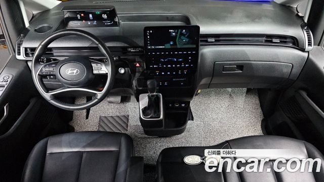 Hyundai Staria 2025 — photo 10