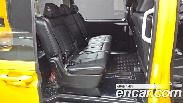Hyundai Staria 2025 — photo 17