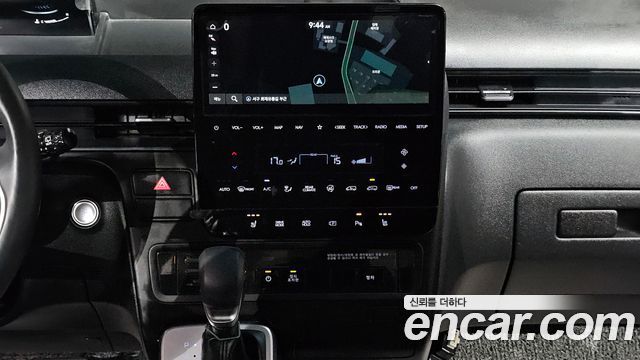 Hyundai Staria 2025 — photo 20
