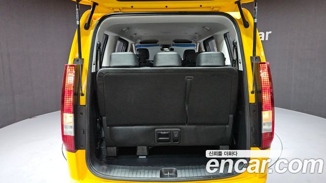 Hyundai Staria 2025 — photo 26