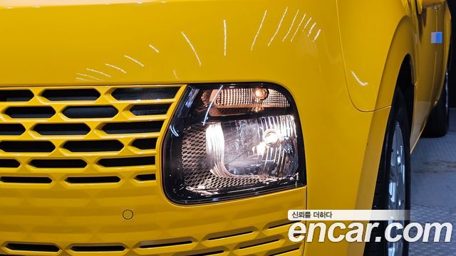 Hyundai Staria 2025 — photo 8