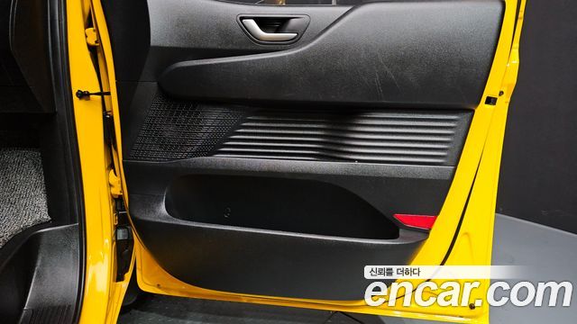 Hyundai Staria 2025 — photo 15