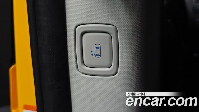 Hyundai Staria 2025 — photo 27
