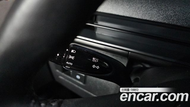 Hyundai Staria 2025 — photo 28