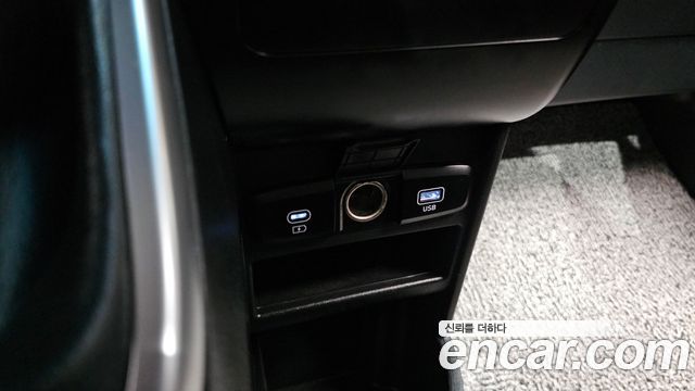 Hyundai Staria 2025 — photo 31