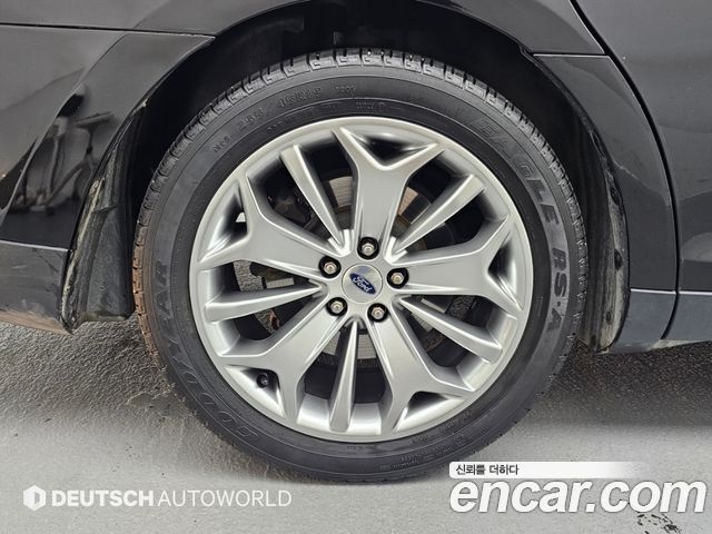 Ford Taurus 2016 — photo 5