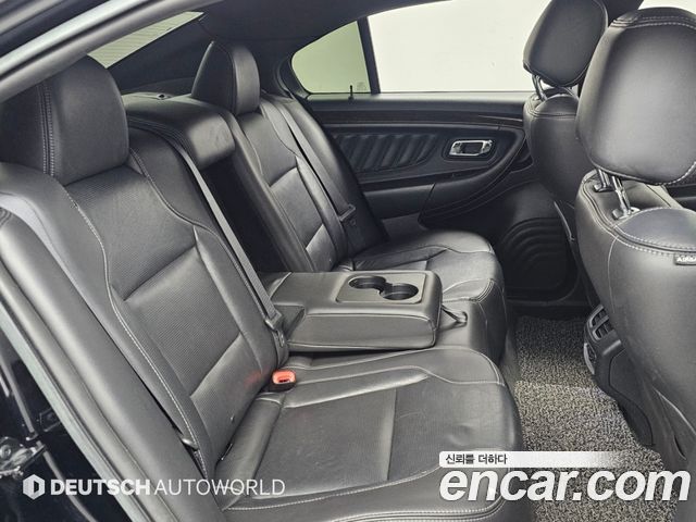 Ford Taurus 2016 — photo 12