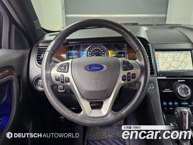 Ford Taurus 2016 — photo 13