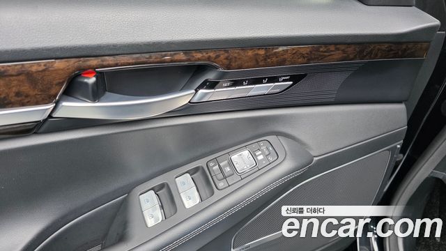 Genesis G90 2020 — photo 27