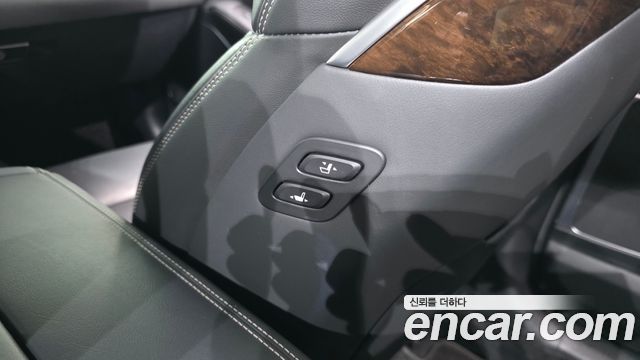 Genesis G90 2020 — photo 30