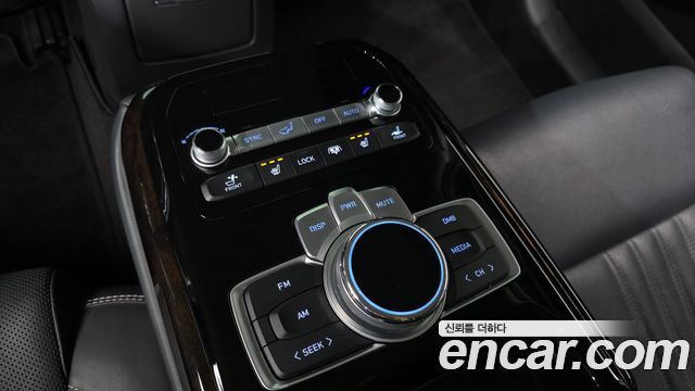 Genesis G90 2020 — photo 31
