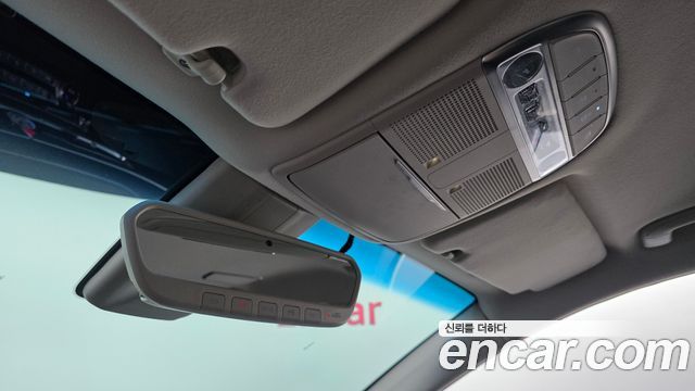 Genesis G90 2020 — photo 32