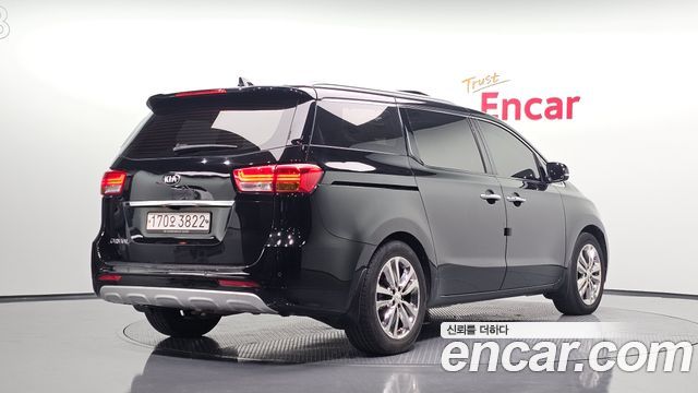 Kia Canival 2016 — photo 2