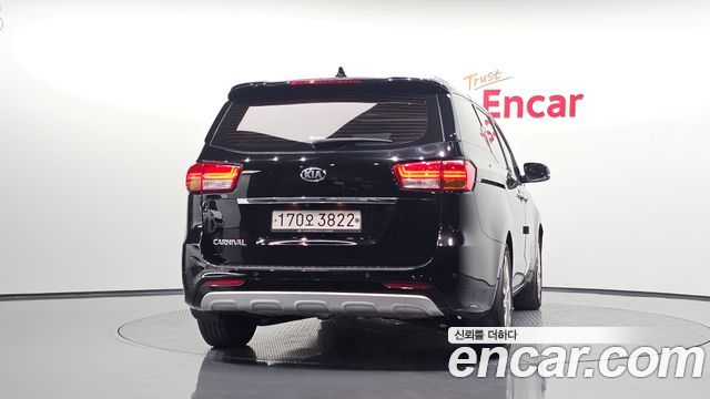Kia Canival 2016 — photo 4