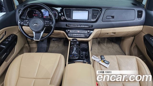 Kia Canival 2016 — photo 10