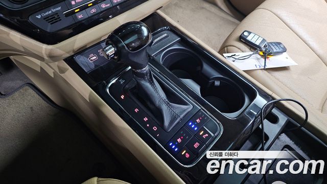 Kia Canival 2016 — photo 12