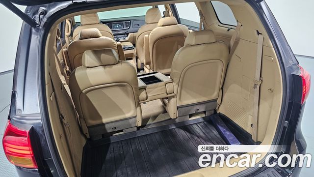 Kia Canival 2016 — photo 33