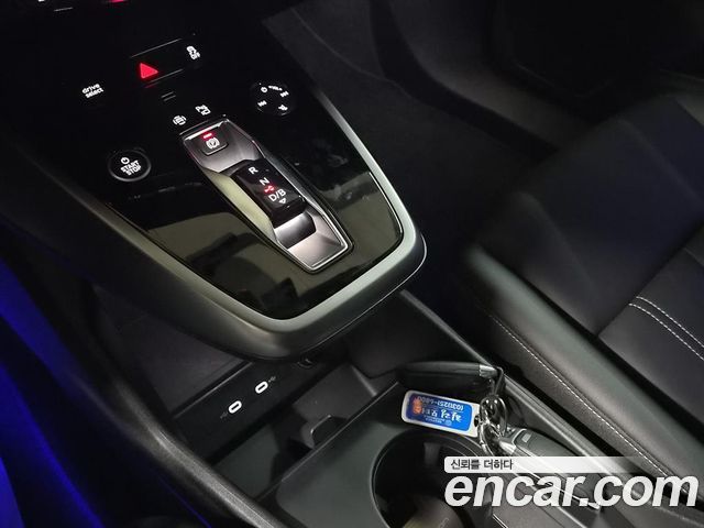 Audi Q4 e-tron 2022 — photo 10