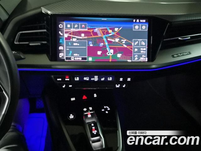 Audi Q4 e-tron 2022 — photo 11