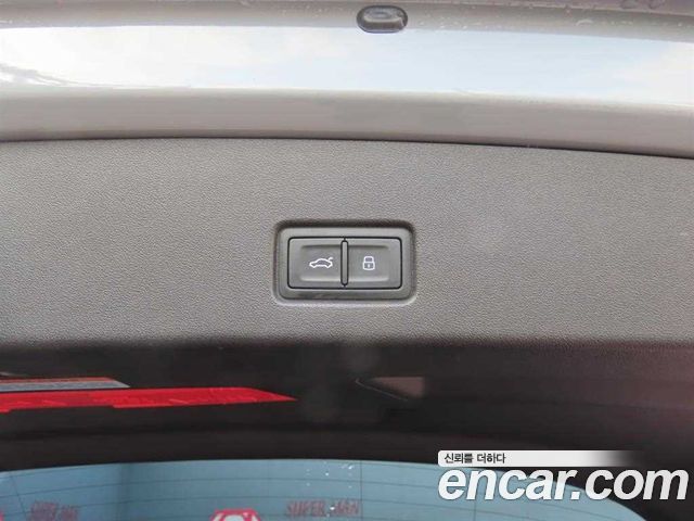 Audi Q4 e-tron 2022 — photo 15