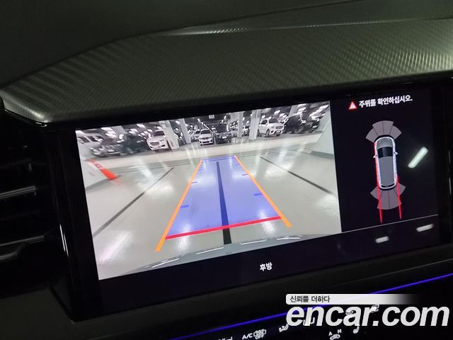 Audi Q4 e-tron 2022 — photo 17
