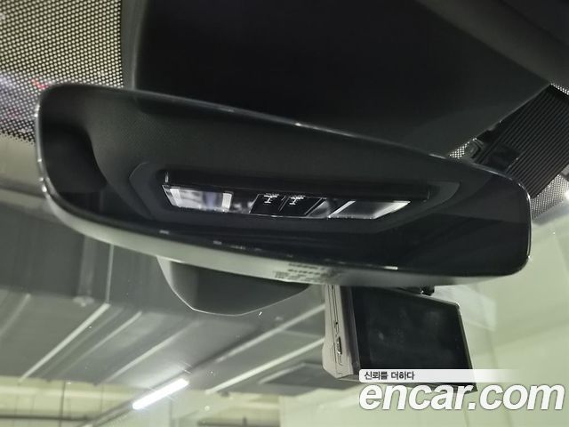 Audi Q4 e-tron 2022 — photo 18