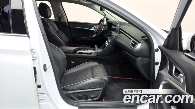 Genesis G70 2018 — photo 11