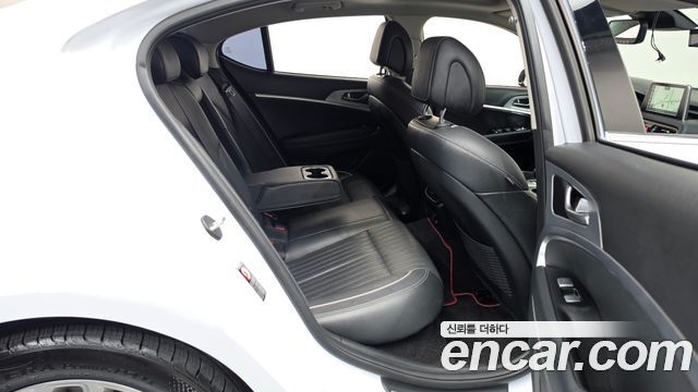 Genesis G70 2018 — photo 12