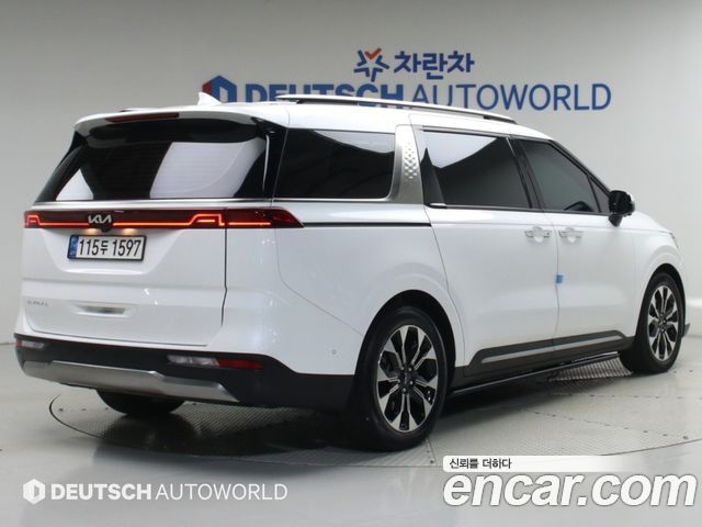 Kia Canival 2022 — photo 2