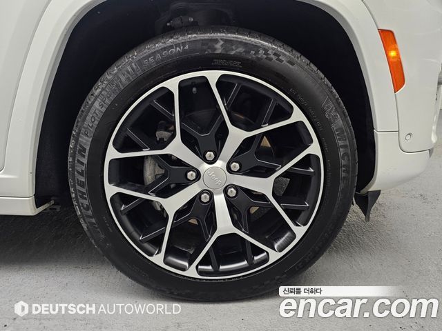 Jeep Cherokee 2023 — photo 5