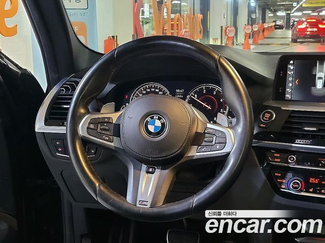 BMW X3 2018 — photo 9
