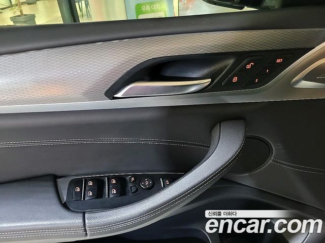 BMW X3 2018 — photo 13
