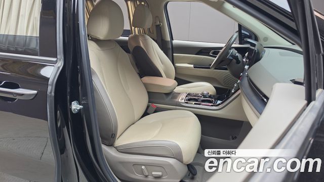 Kia Canival 2023 — photo 18