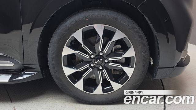 Kia Canival 2023 — photo 7