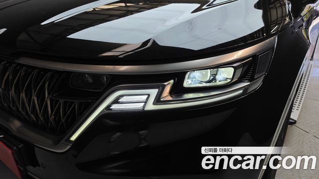 Kia Canival 2023 — photo 8