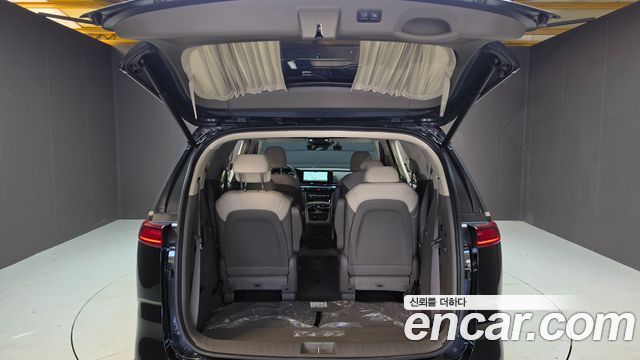 Kia Canival 2023 — photo 28