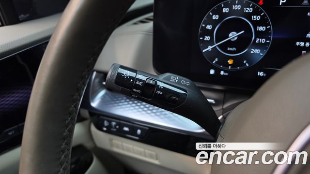 Kia Canival 2023 — photo 32
