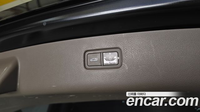 Genesis GV80 2023 — photo 27