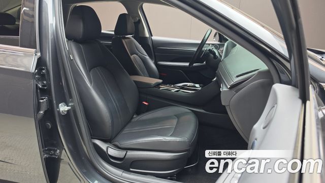 Hyundai Sonata 2022 — photo 18