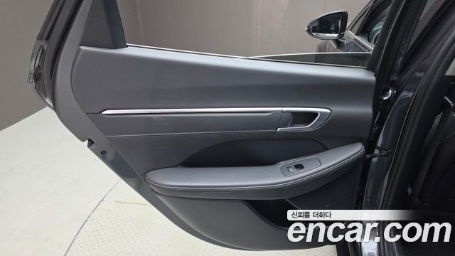 Hyundai Sonata 2022 — photo 15
