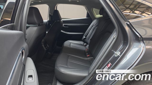 Hyundai Sonata 2022 — photo 16