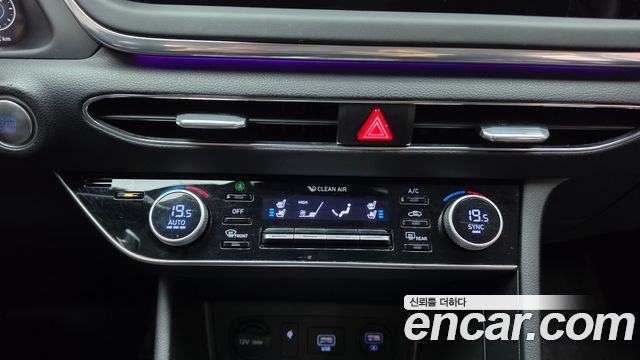 Hyundai Sonata 2022 — photo 32
