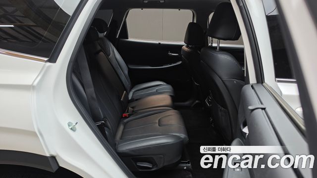 Hyundai Santafe 2023 — photo 17