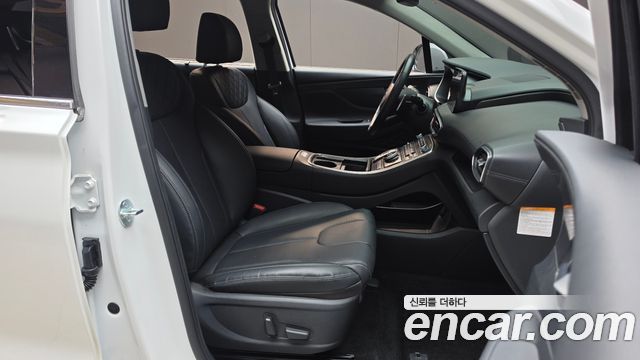 Hyundai Santafe 2023 — photo 18