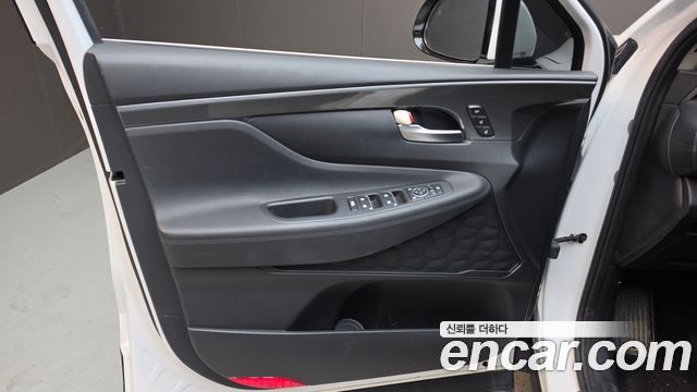 Hyundai Santafe 2023 — photo 14