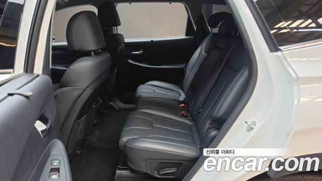 Hyundai Santafe 2023 — photo 16