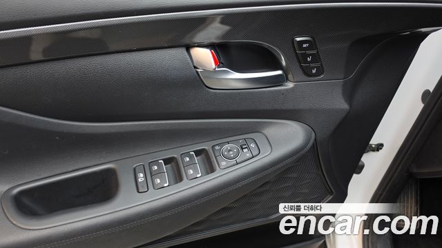 Hyundai Santafe 2023 — photo 30